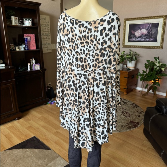 June & Vie brown, tan & cream long sleeve scoop neck tunic-size 1X - Picture 9 of 9